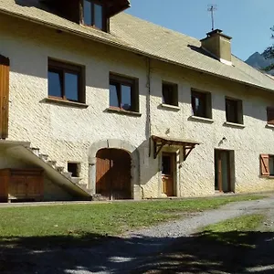 Maison Typique Des Alpes, Pour Un Grand Bol D'air. Aubessagne